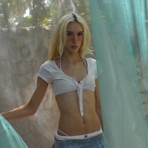 Meet your Posher, Jovani